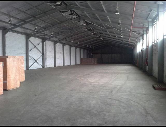 2,200M² WAREHOUSE TO LET IN EPPING INDUSTRIAL